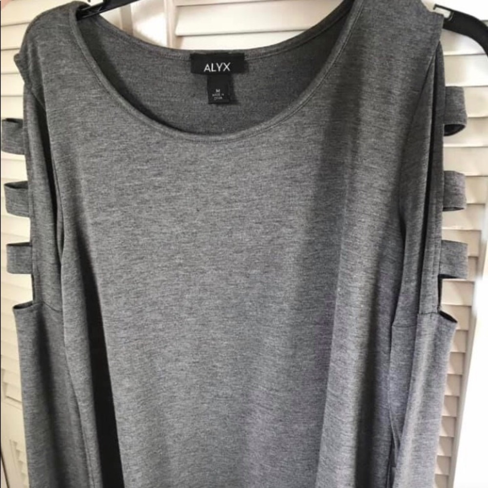 Open shoulder shirt